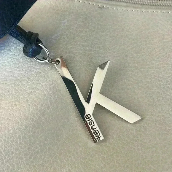 Kenzie women’s shoulder bag. Super vintage looking. Super cute. - Picture 5 of 8